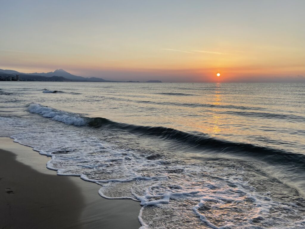 Amanecer en la Playa de Muchavista